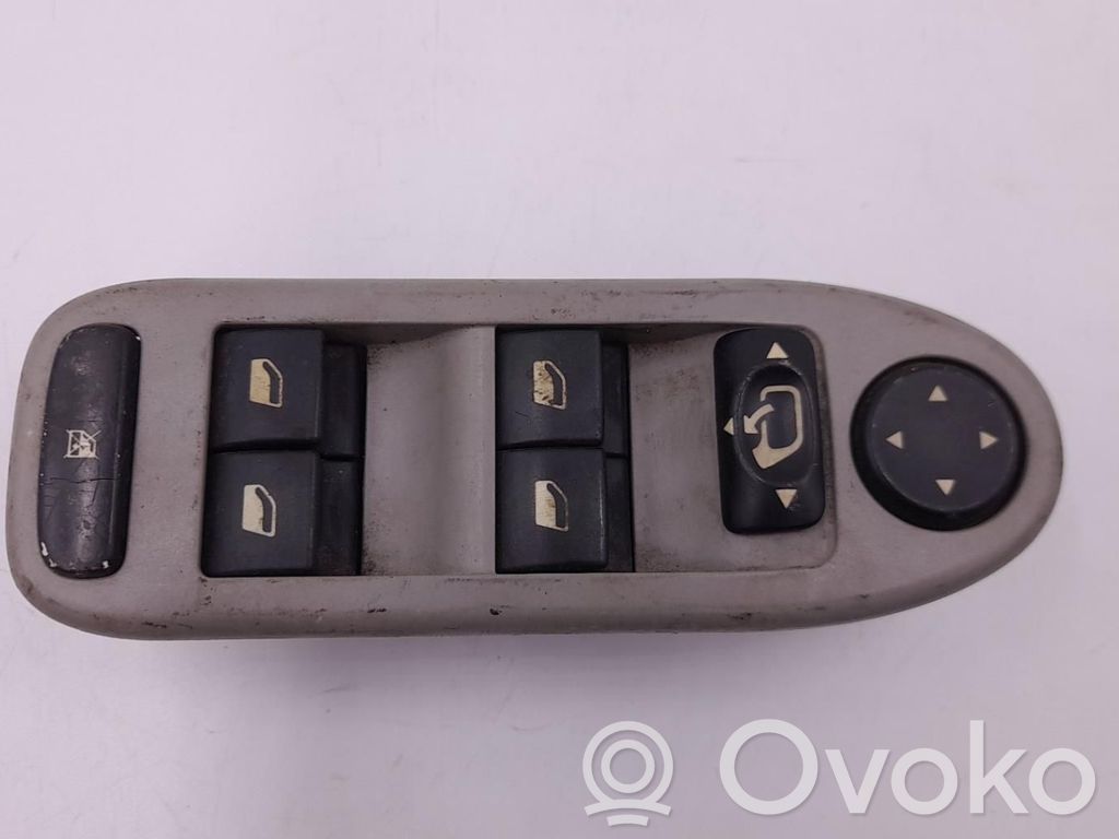 Citroen Berlingo Electric window control switch 