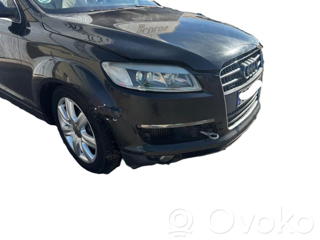 Audi Q7 4L Konepelti 