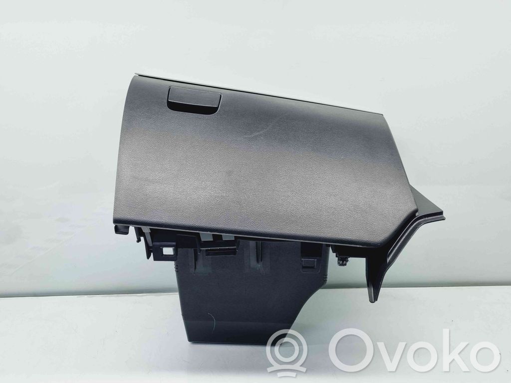 Mazda 3 II Daiktadėžės (bordačioko) komplektas 