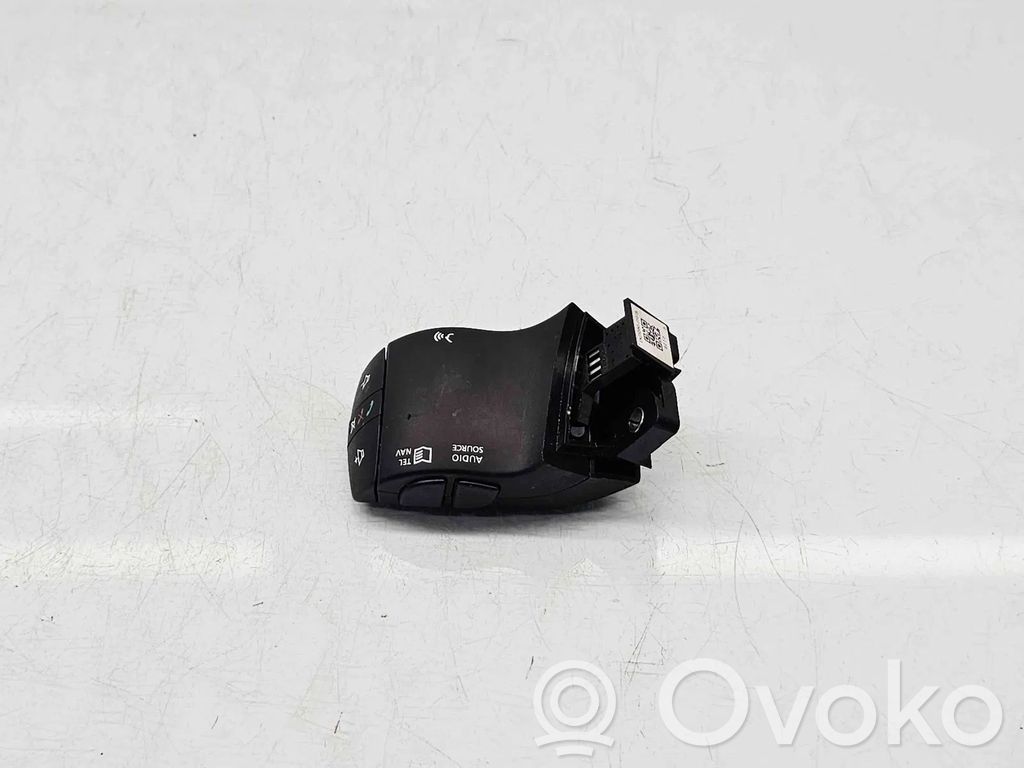 Renault Fluence Steering wheel buttons/switches 