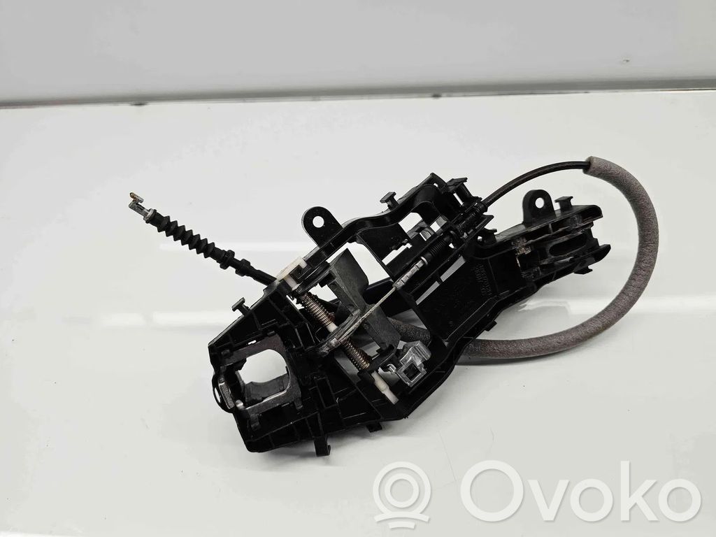 Volkswagen PASSAT B8 Manecilla externa puerta delantera 