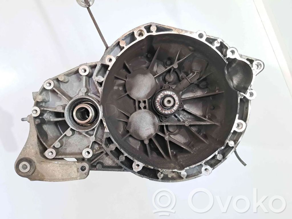 Manual 5 speed gearbox   8V4R7002BE