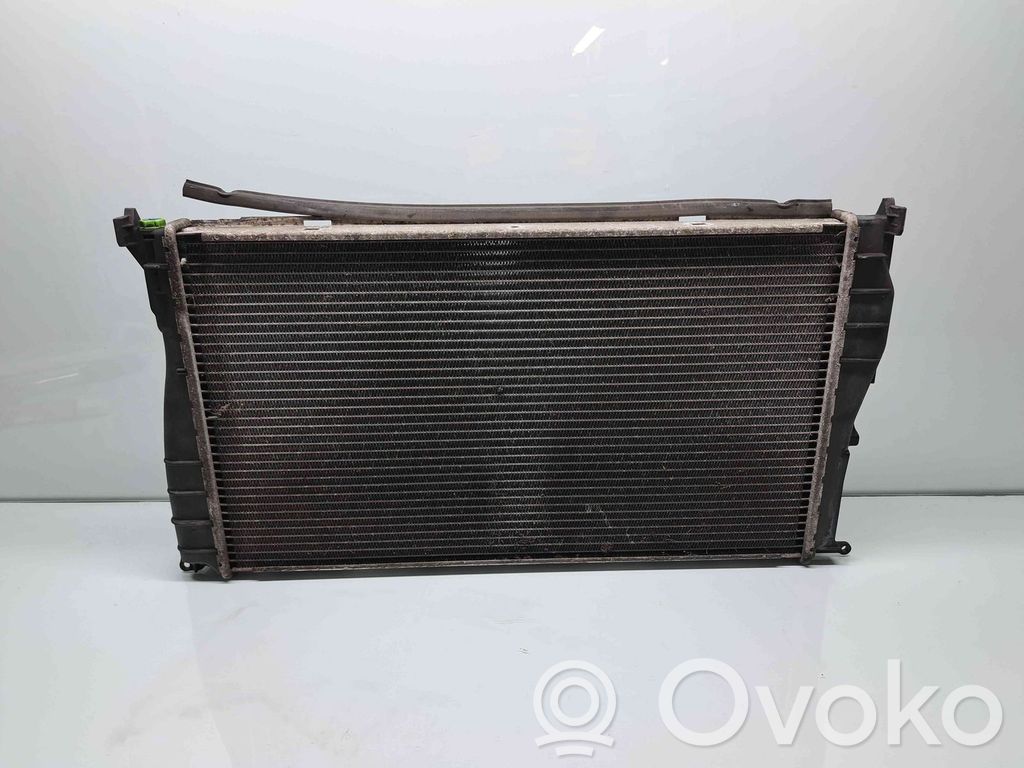 BMW 1 E82 E88 Jäähdyttimen lauhdutin 