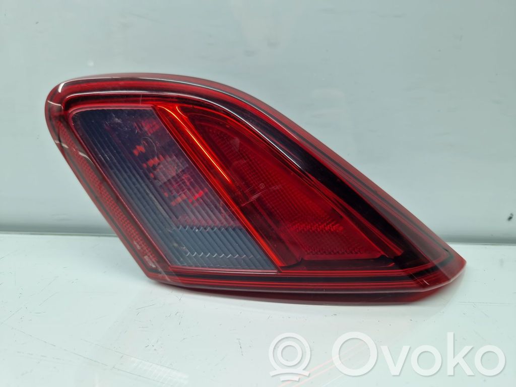 Rear/tail lights   13428462