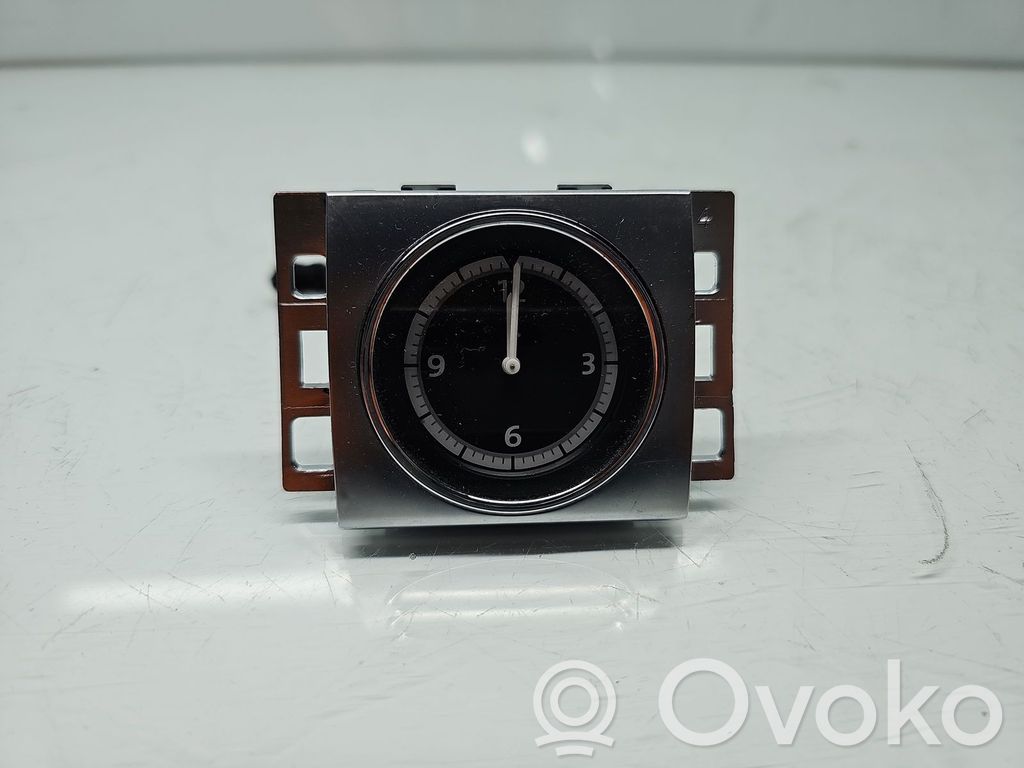 Volkswagen PASSAT CC Clock 