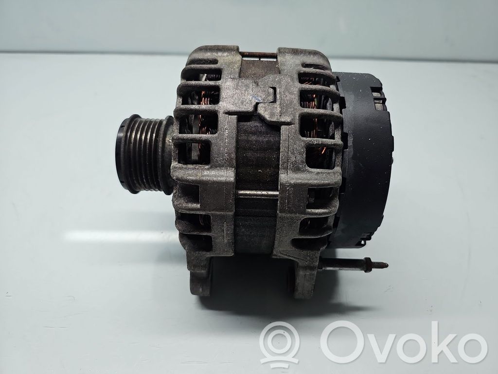 Volkswagen PASSAT CC Generatore/alternatore 