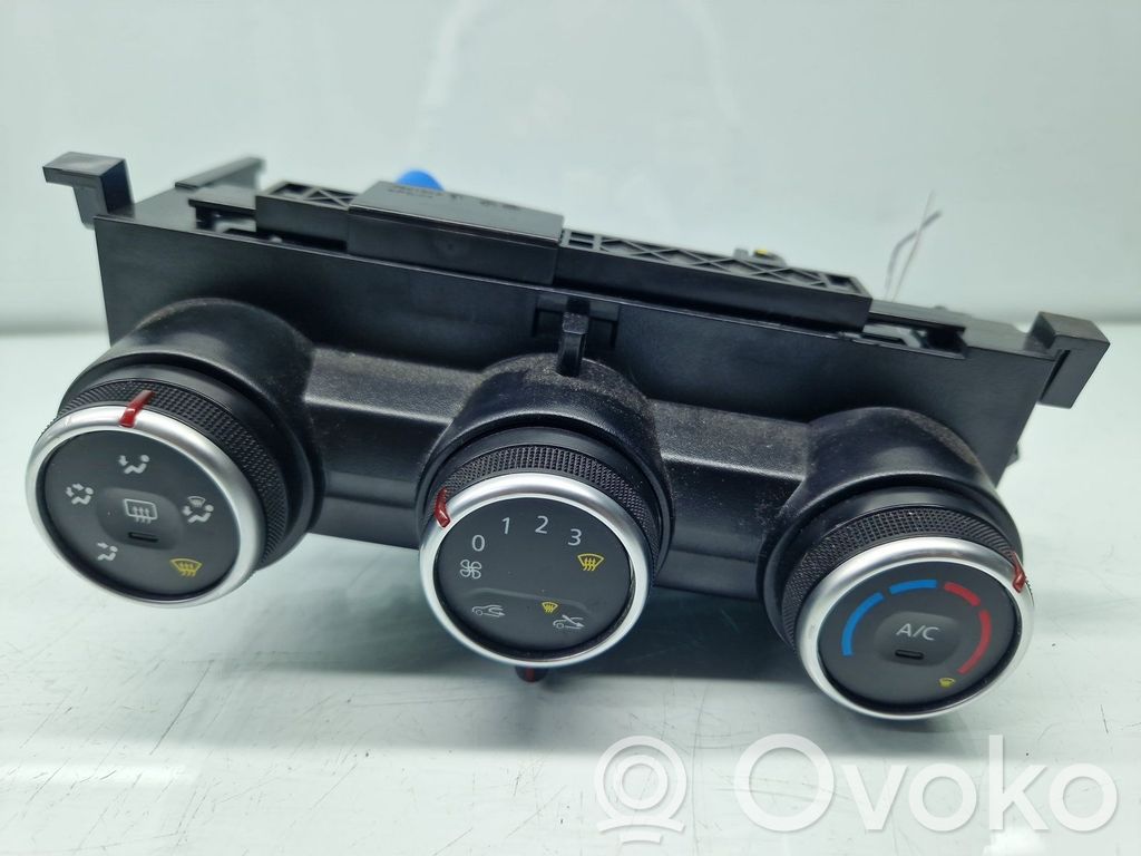Dacia Duster II Climate control unit 
