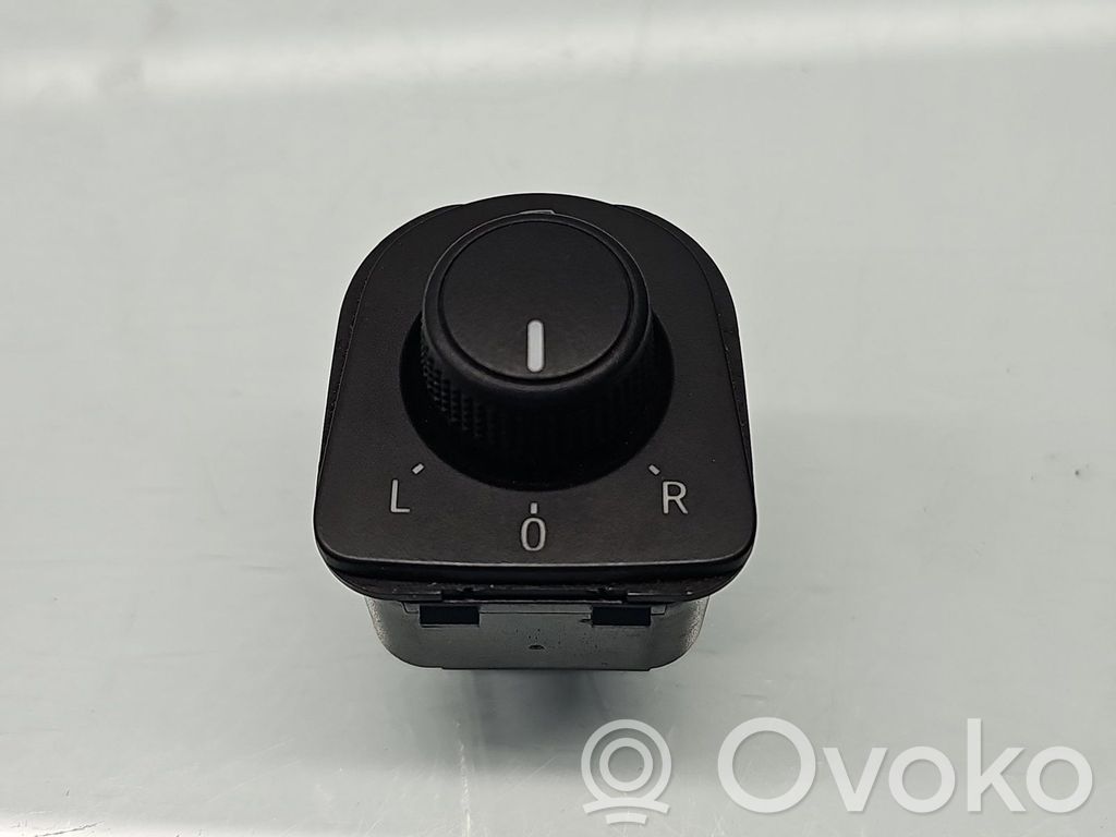 Other switches/knobs/shifts   5F0959565D