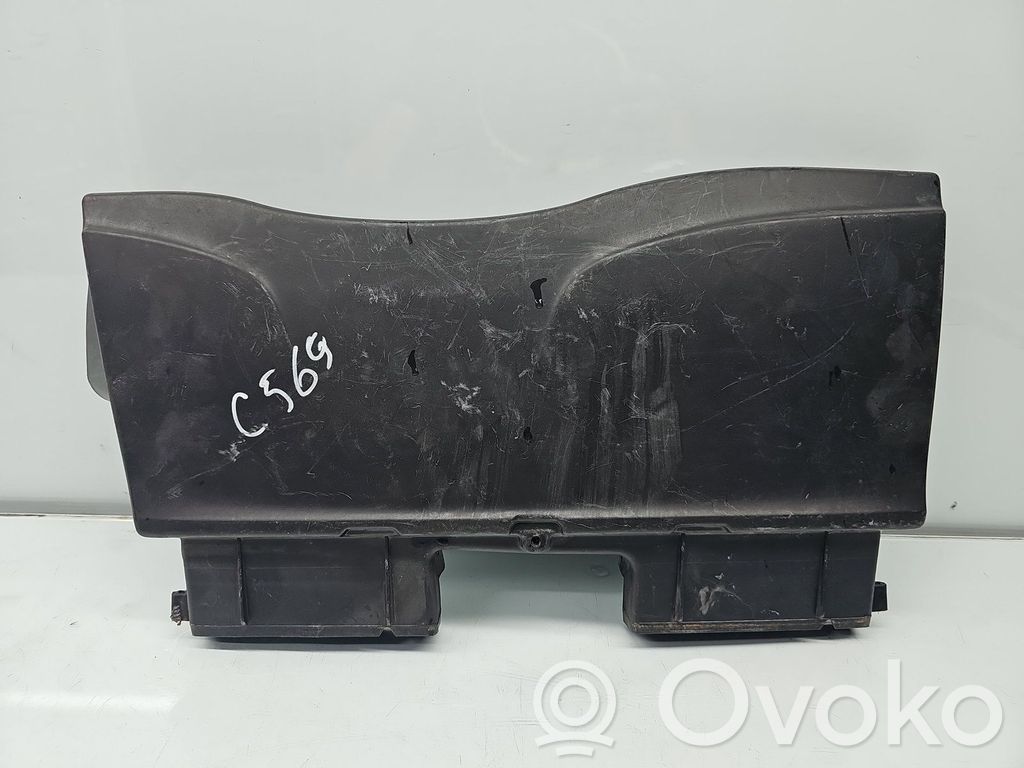 Air flow deflector   7798772