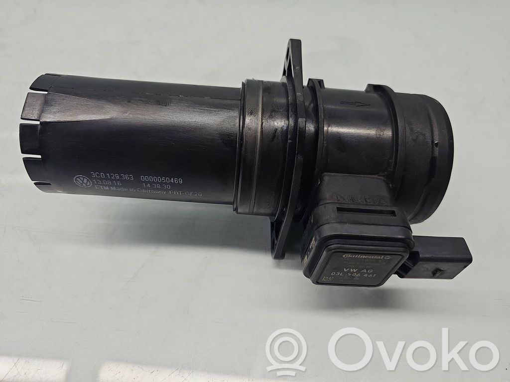 Volkswagen PASSAT B7 Debitmetru aer 