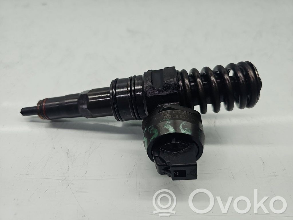 Inyector de combustible   038130073AG
