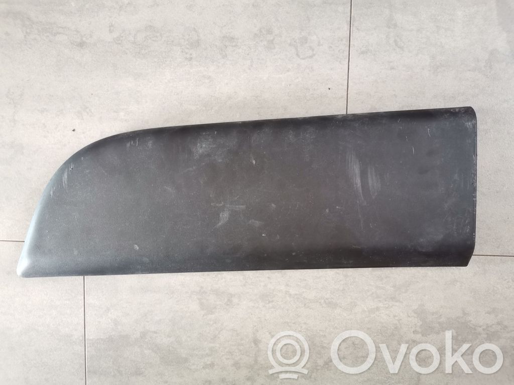 Renault Master III Aizmugurē durvju dekoratīvā apdare (moldings) 