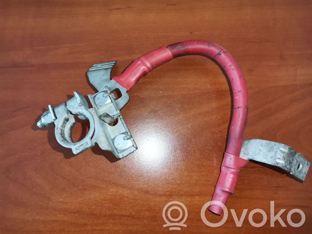 Pluskaapeli (akku)