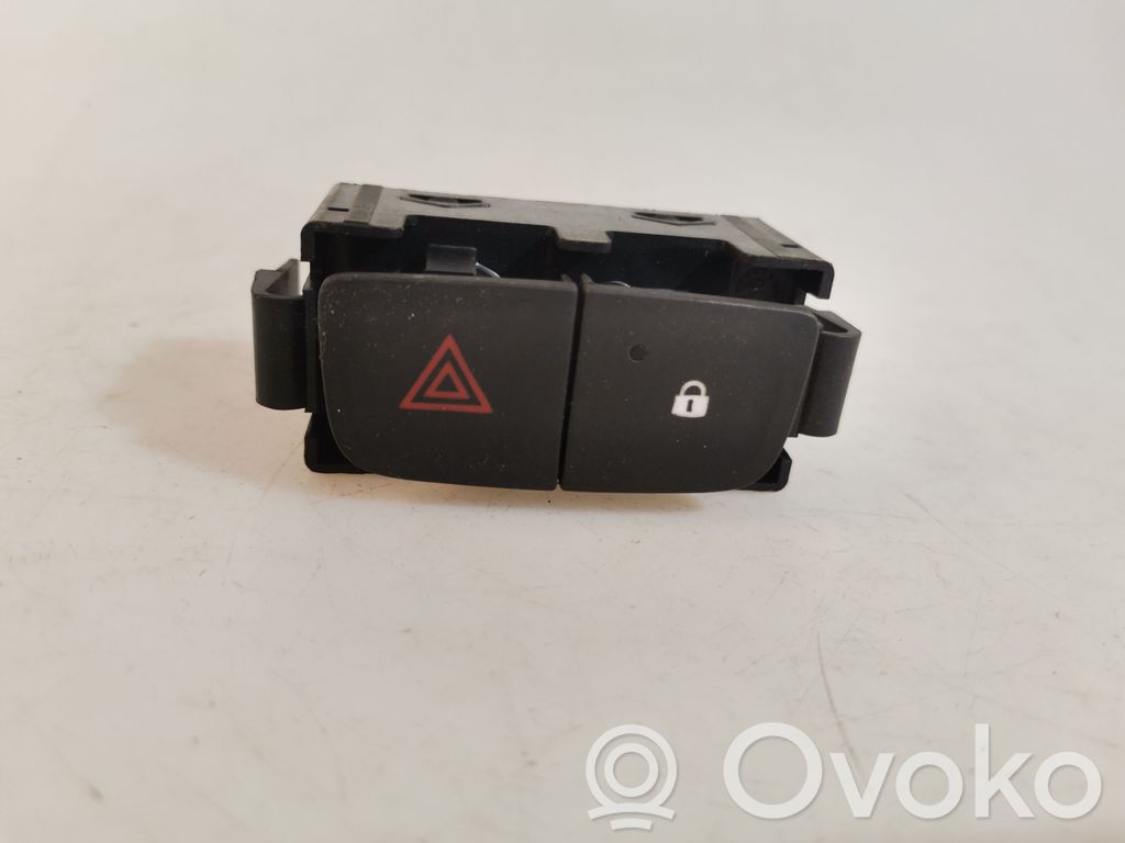 Opel Vivaro Hazard light switch 