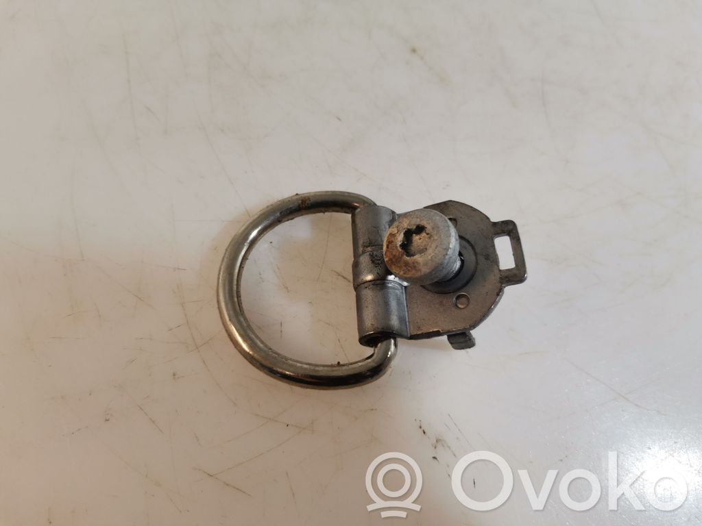 Mercedes-Benz E W212 Tie down hook / loop 