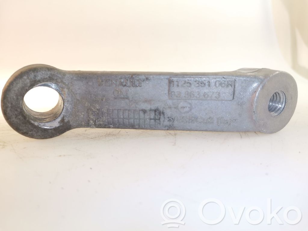 Engine mounting bracket   112535106R,112535106R