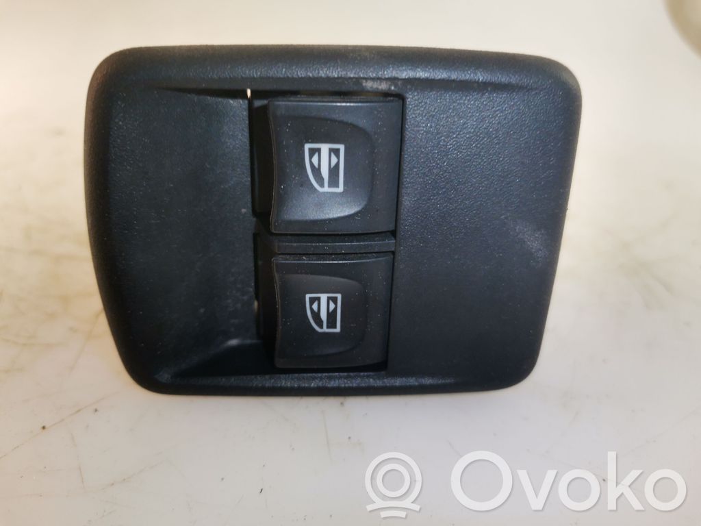 Renault Trafic III (X82) Electric window control switch 