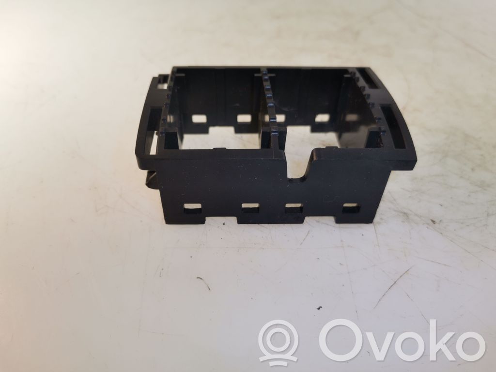 Renault Trafic III (X82) Interruptor de la calefacción de la luna/parabrisas 