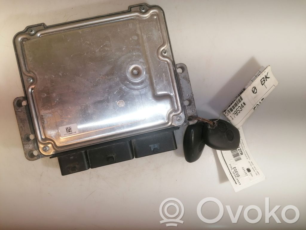 Opel Vivaro Engine control unit/module 