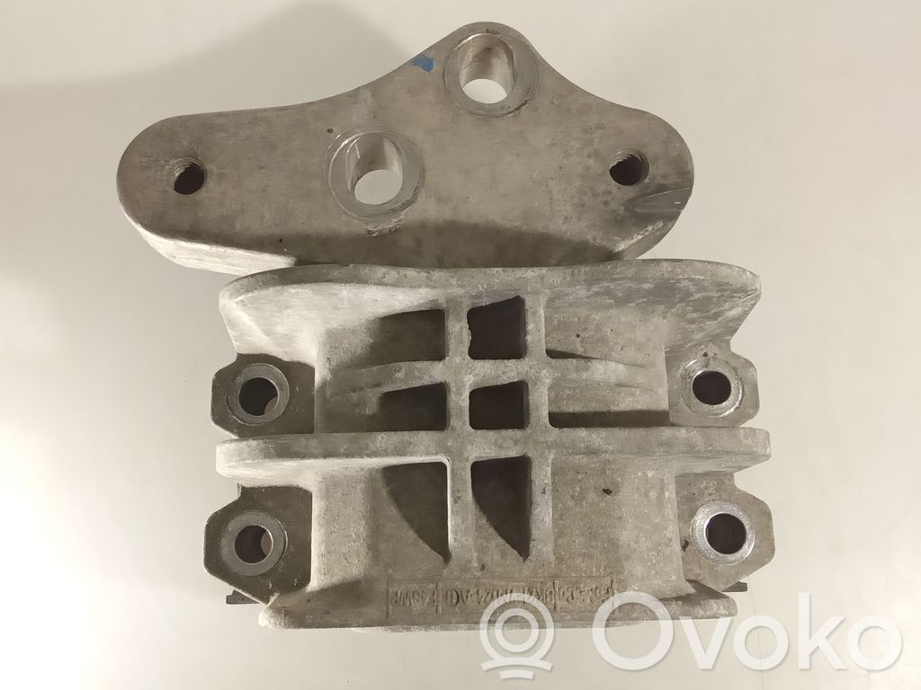 Ford Tourneo Custom Engine mount bracket 