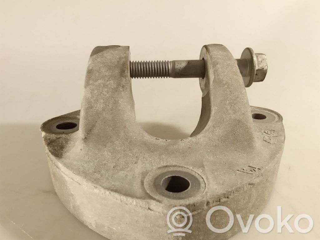 Renault Master III Engine mounting bracket 