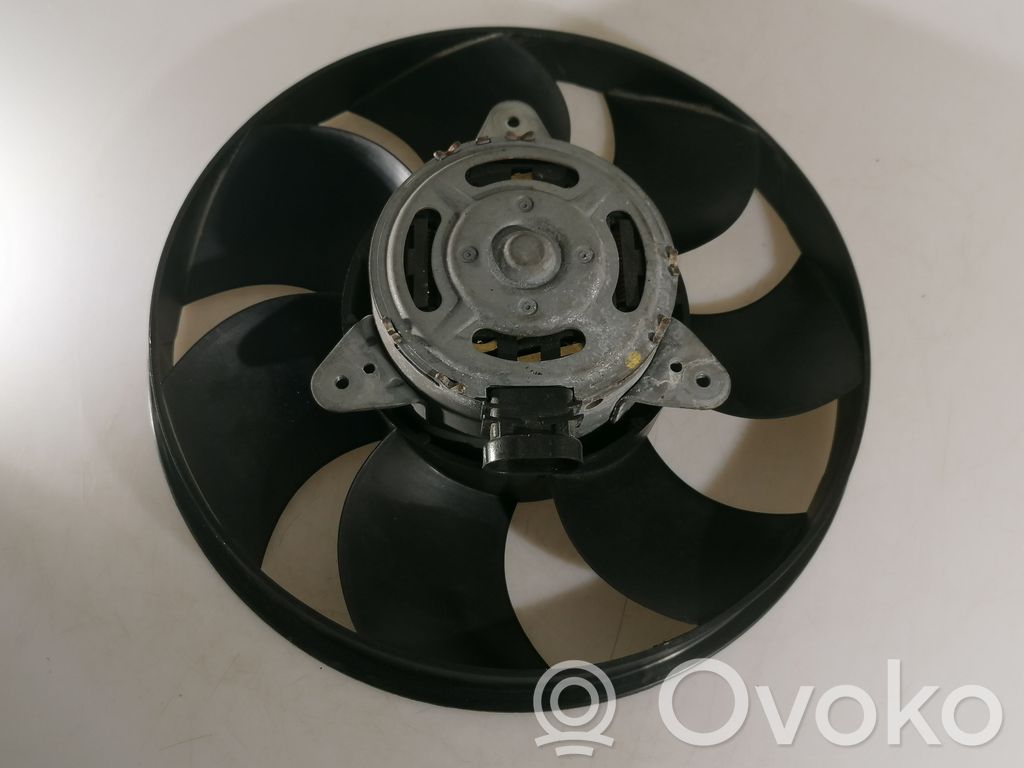 Renault Master III Elektrisks radiatoru ventilators 