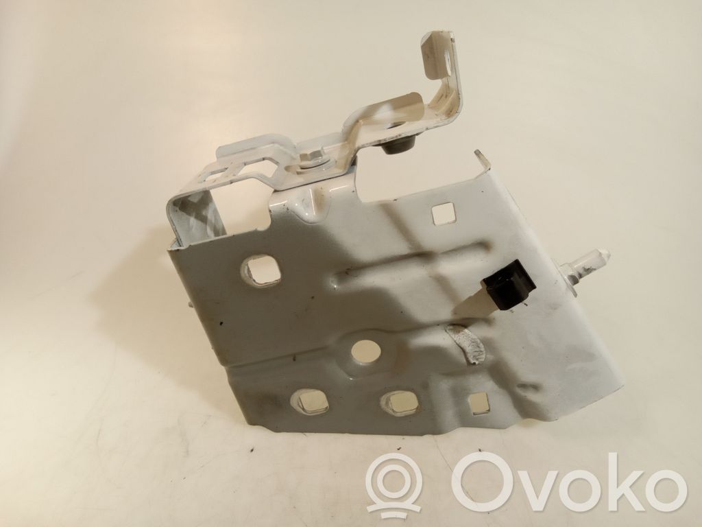 Renault Master III Fender mounting bracket 