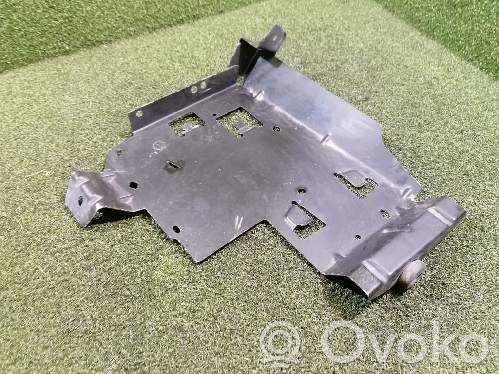 Renault Trafic II (X83) Other engine bay part 