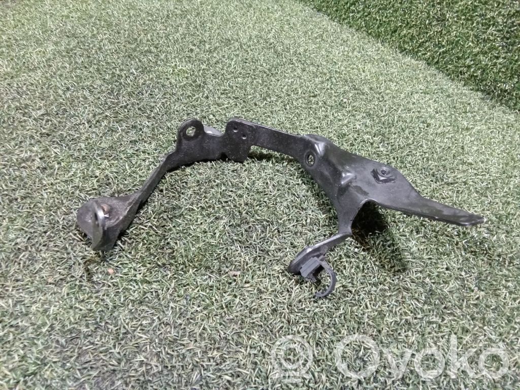 Renault Master III Support de pompe de direction assistée 