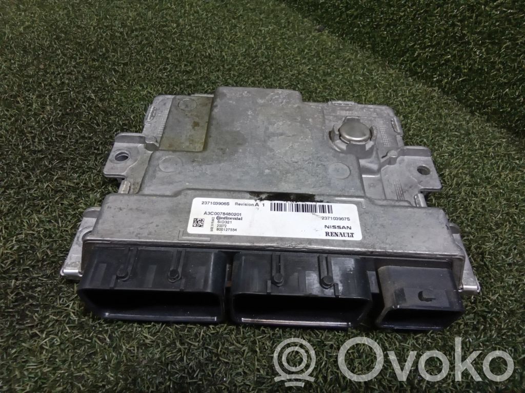 Renault Master III Engine control unit/module 
