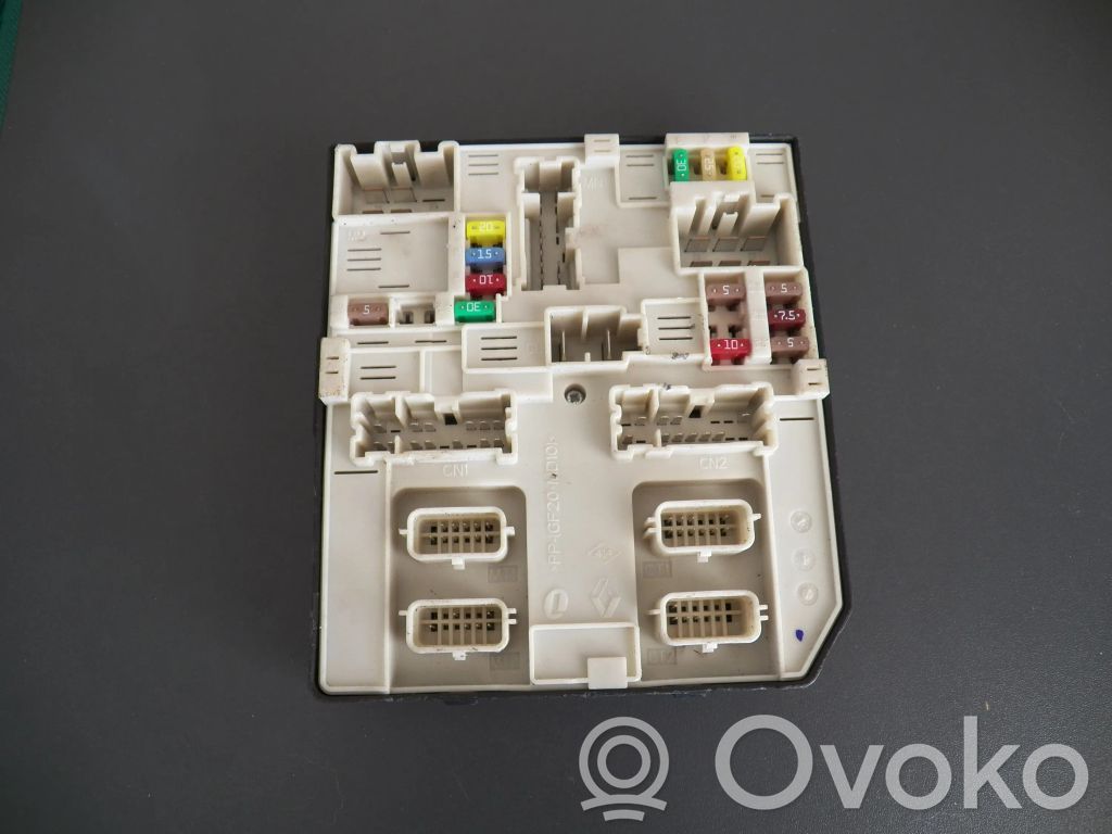 Opel Movano B Módulo de fusible 