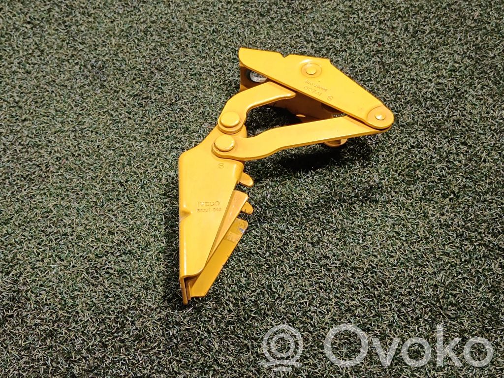 Iveco Daily 6th gen Engine bonnet/hood hinges 