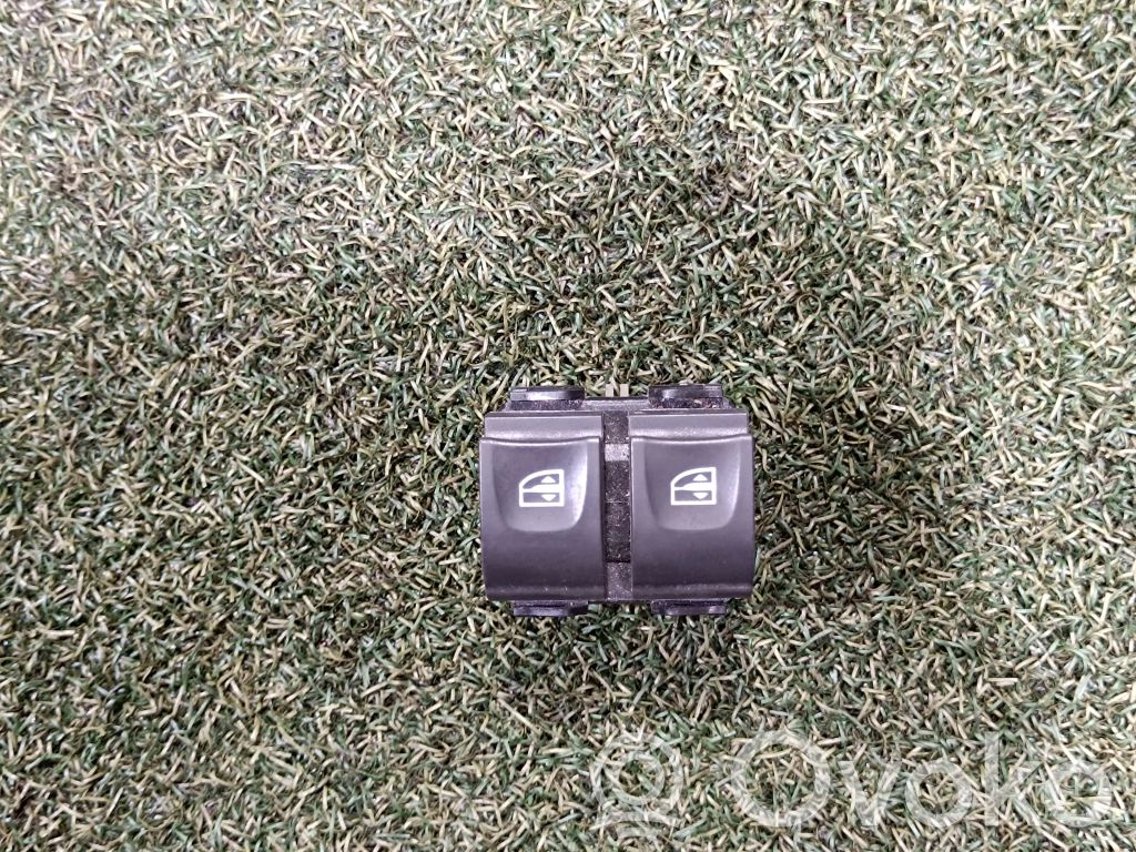 Renault Trafic III (X82) Electric window control switch 