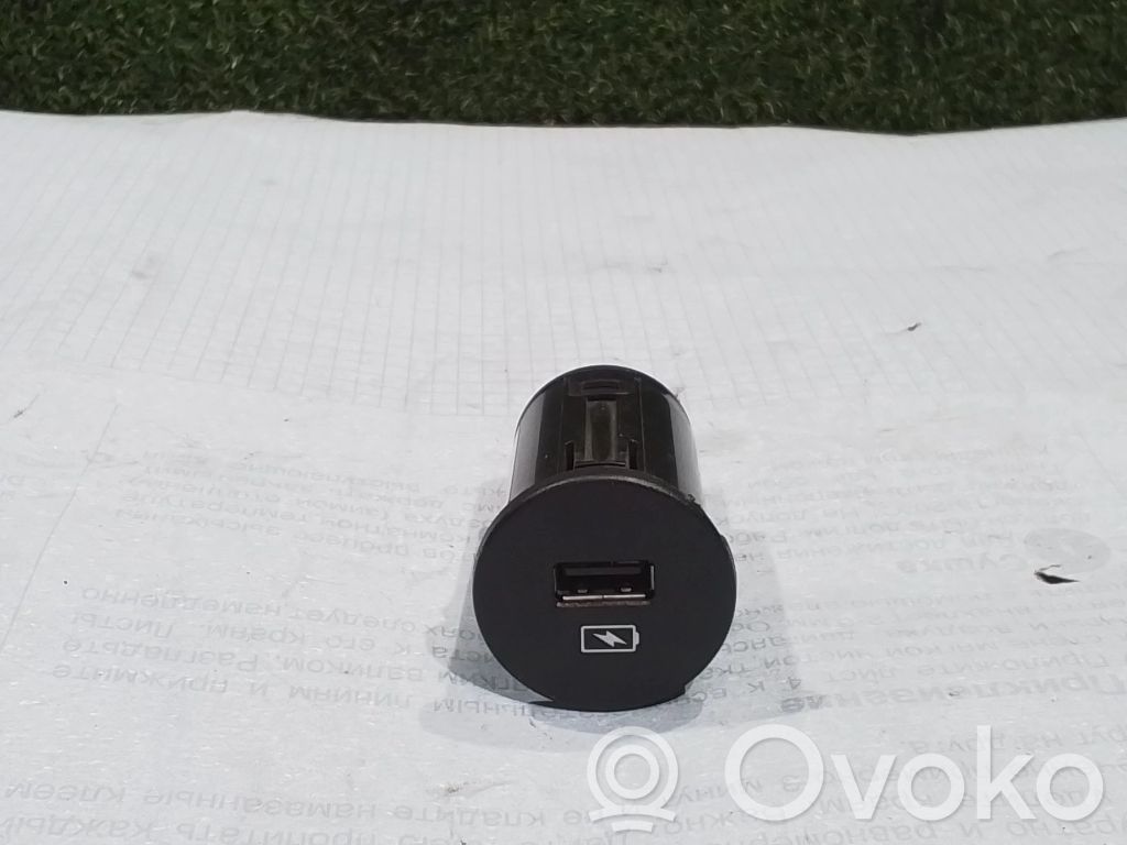 Iveco Daily 6th gen Enchufe conector USB 