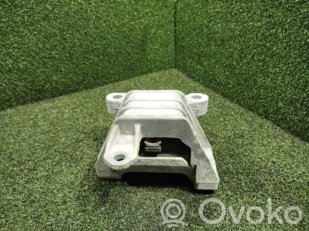 Opel Vectra C Engine mount bracket 