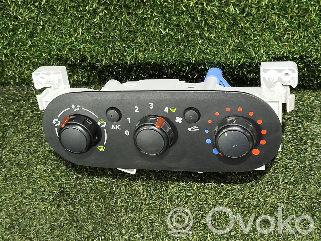 Renault Trafic III (X82) Climate control unit 
