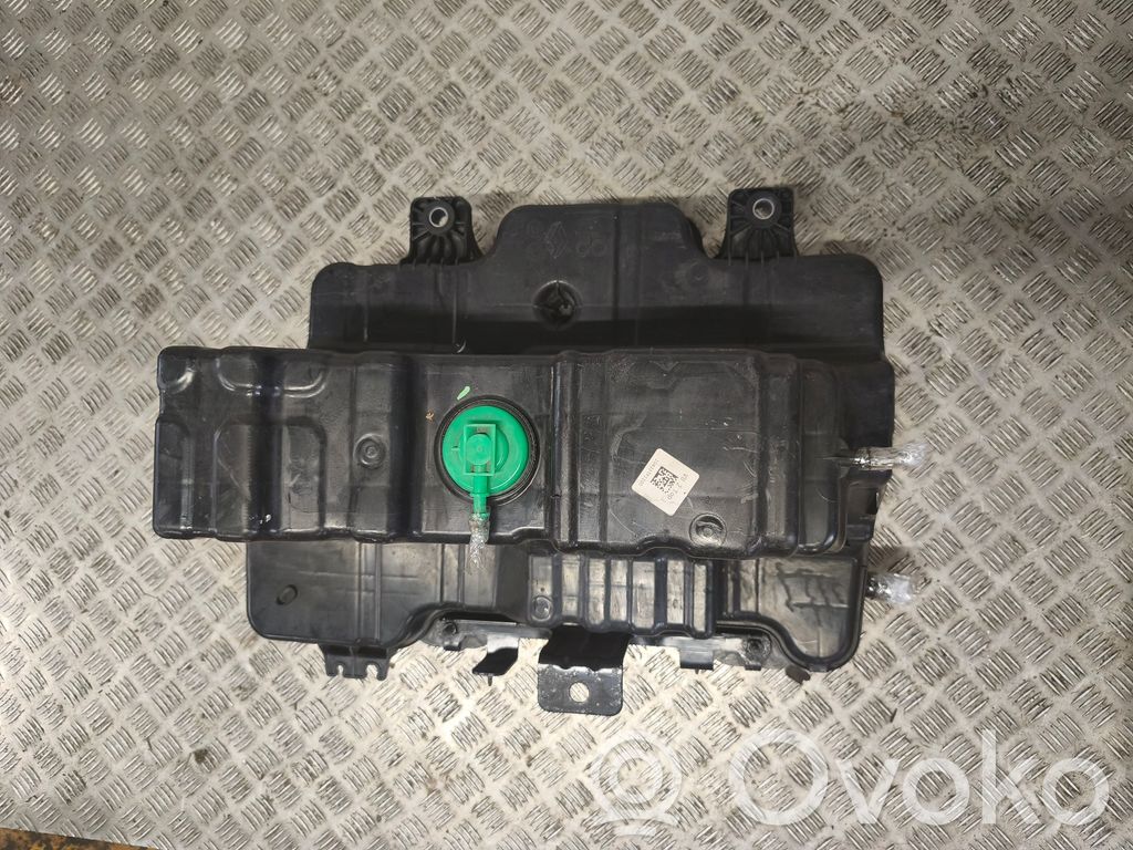 Renault Master III AdBlue liquid reservoir 