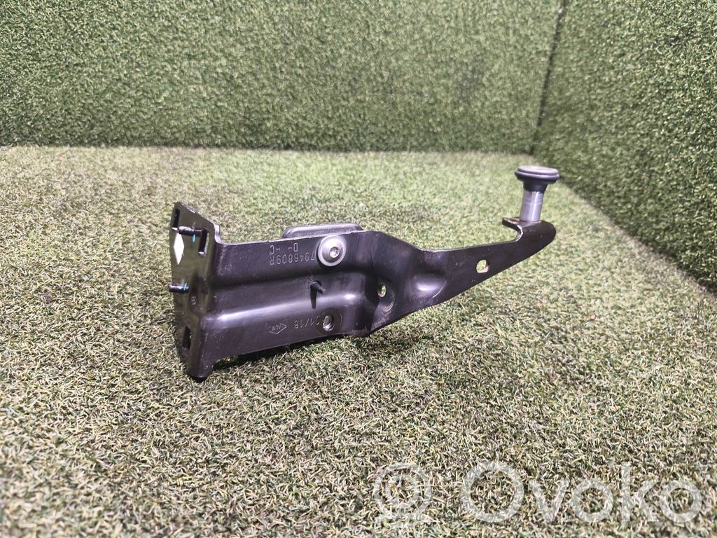 Sliding door upper roller guide/hinge   7946809R