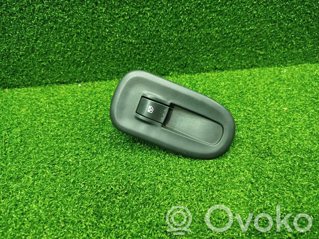 Renault Master III Electric window control switch 