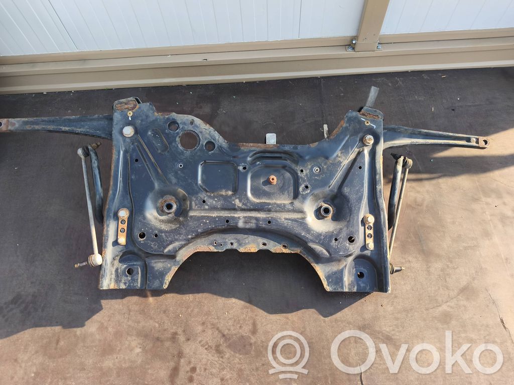 Toyota Proace Priekinis traversas 