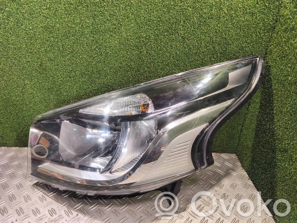 Renault Trafic III (X82) Lampa przednia 