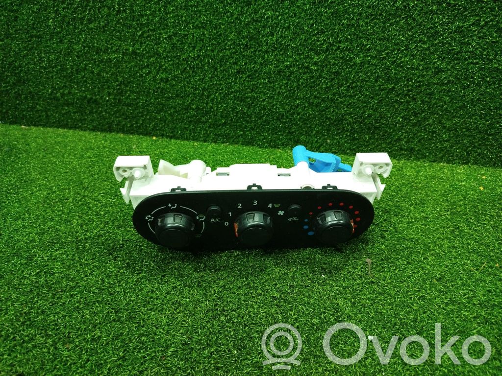 Opel Vivaro Climate control unit 