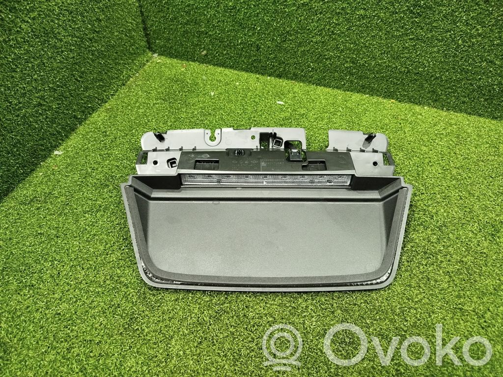 Renault Arkana Third/center stoplight 