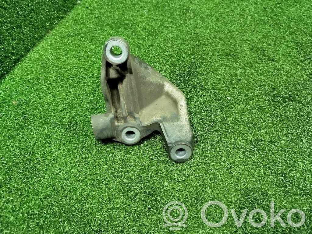 Volkswagen Crafter Engine mounting bracket 