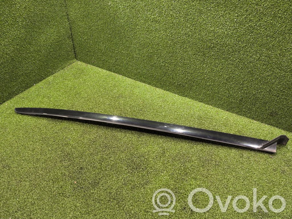 Peugeot 3008 II Windshield trim 