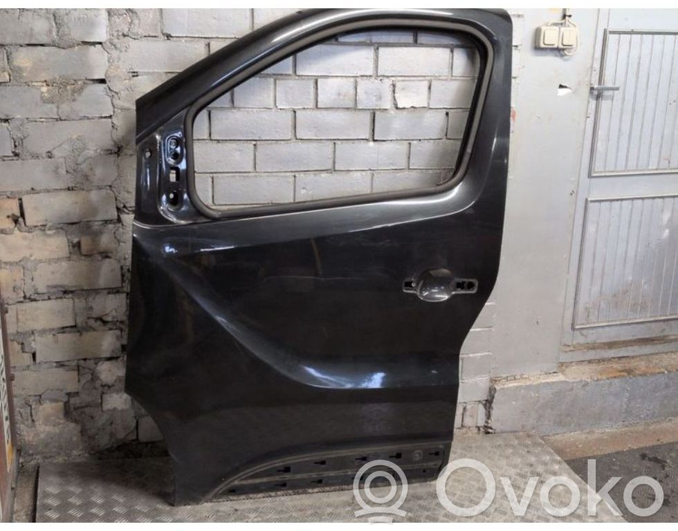 Opel Vivaro Front door 