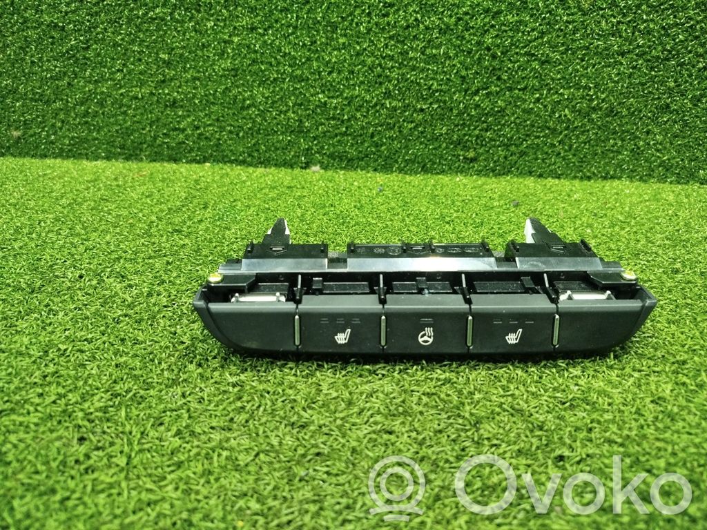 KIA Ceed Seat heating switch 