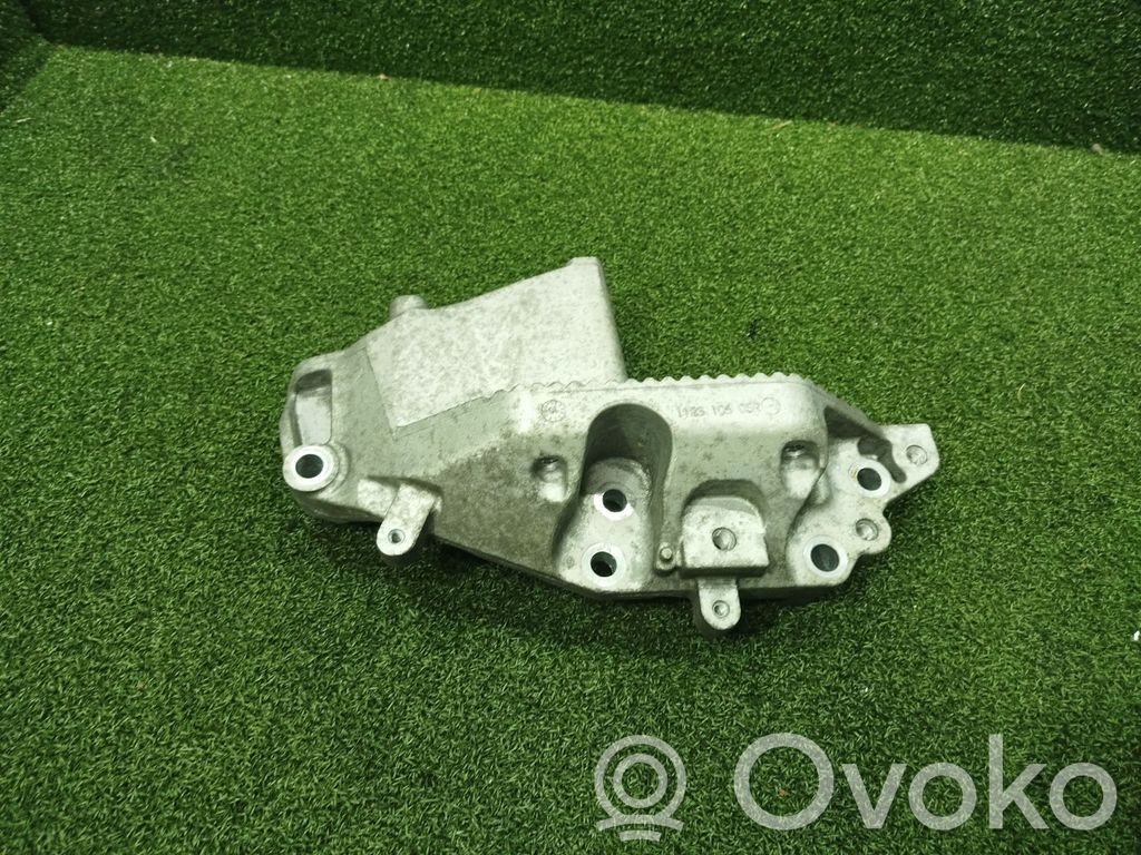 Renault Master III Engine mounting bracket 