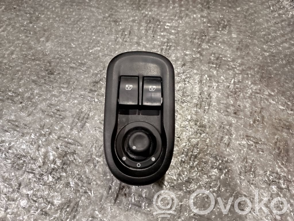 Electric window control switch   8200637849