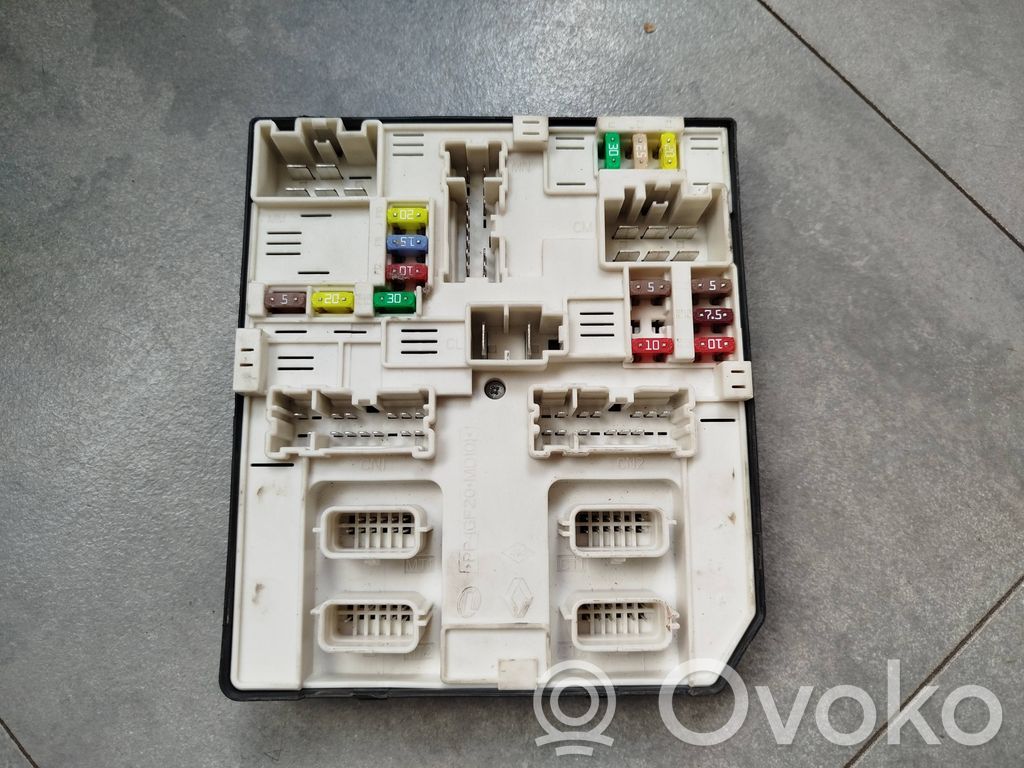 Módulo de fusible   284B67570R,USM2010,3715472298,519543F07